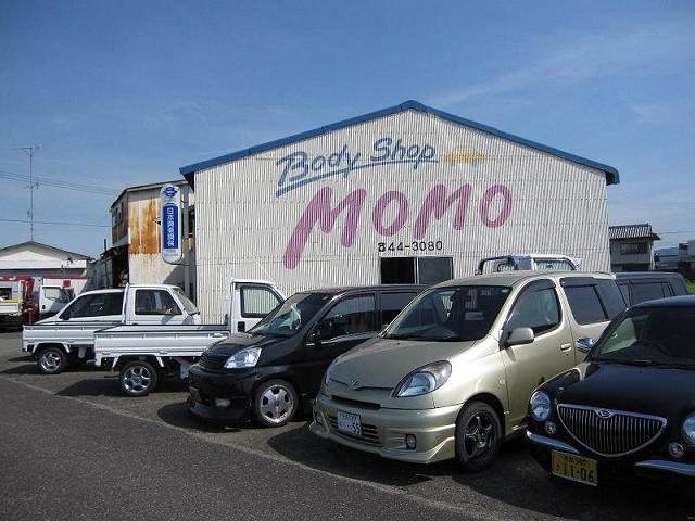 AUTO BODY SHOP MOMO